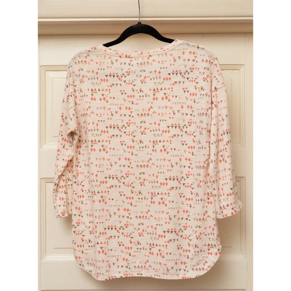 3/4 Sleeve Triangle Print Tee - Picture 2 of 3